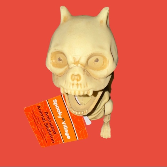 NWT hard to find (new) Spooky Village Animated Animal Skeleton - dog #2 - Picture 1 of 5